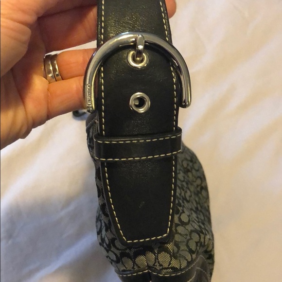 Signature Coach purse - Picture 2 of 8
